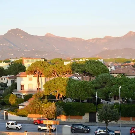 Apartment Deluxe Frontemare Camaiore