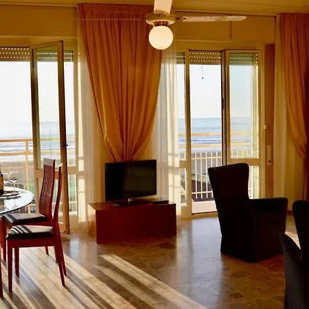 Apartment Deluxe Frontemare
